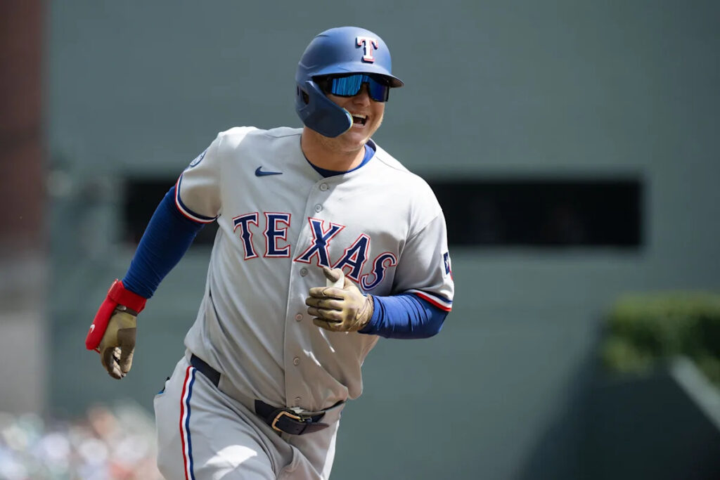 50-48 – Gory start ends in glory as Rangers get even with Braves 50-48 – Gory start ends in glory as Rangers get even with Braves