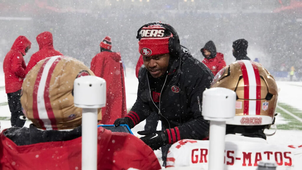 49ers linebackers coach KJ Wright has his sights set on becoming a defensive coordinator