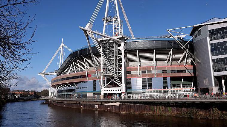 Cardiff keen to stage Fury-Joshua fight Cardiff keen to stage Fury-Joshua fight