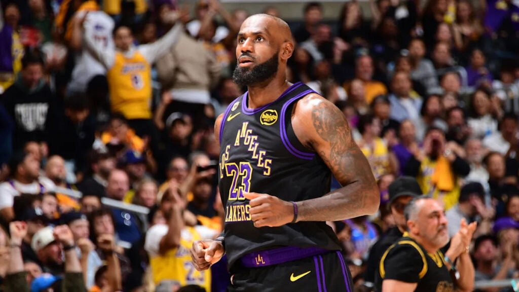 LeBron decision roundup: Why did LeBron choose Philadelphia? Did he make the call at 1 a.m.? LeBron decision roundup: Why did LeBron choose Philadelphia? Did he make the call at 1 a.m.?