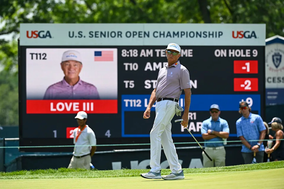 Davis Love III watches his putt on the ninth hole during the second round of the 2026 U.S. Senior Open at Scioto Country Club in Columbus, Ohio.