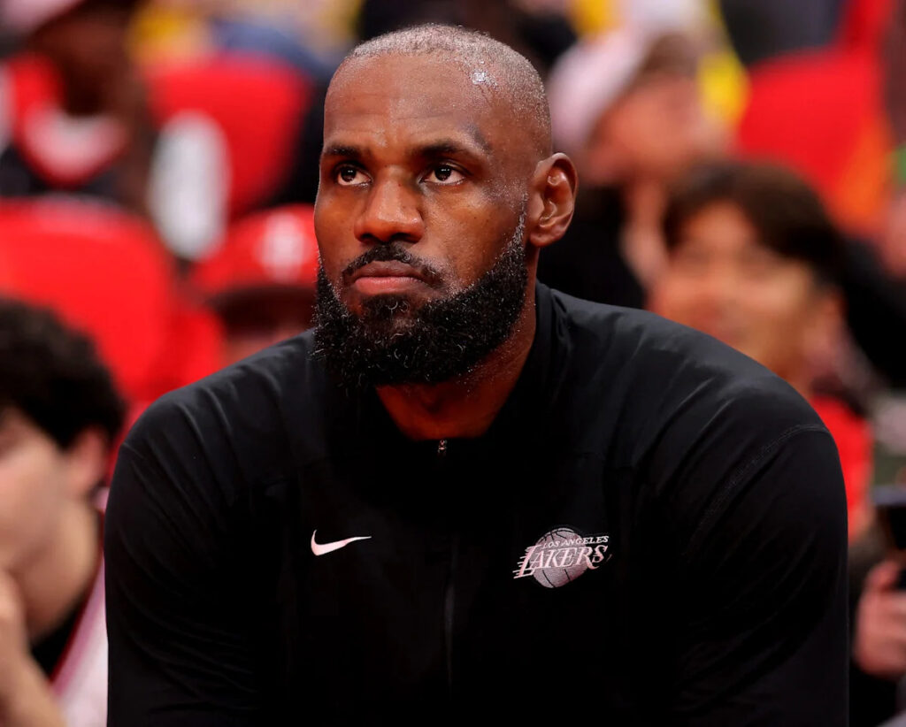 LeBron decision drags on: Latest rumors, news on next team LeBron decision drags on: Latest rumors, news on next team