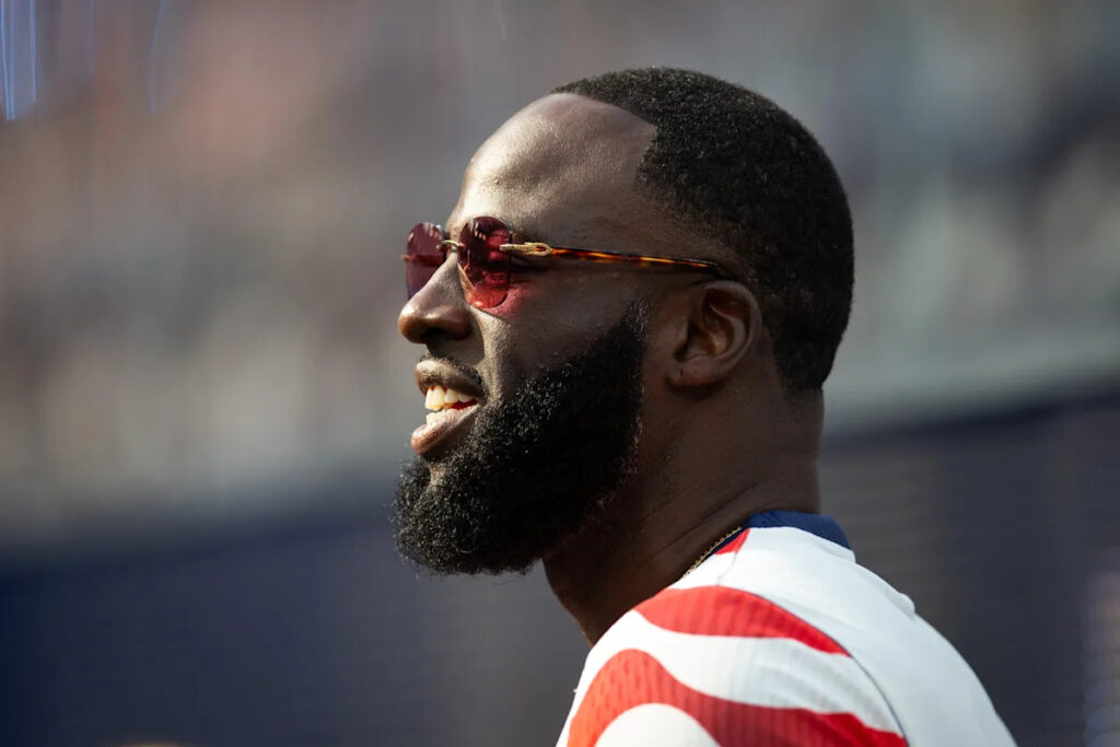Draymond Green should be officially back with Warriors after LeBron James chooses 76ers Draymond Green should be officially back with Warriors after LeBron James chooses 76ers