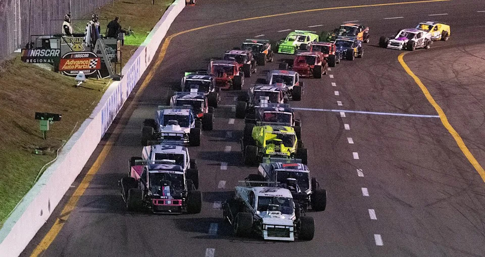 Drivers get the green flag during the Duel at the Dog 200 presented by USNE Power for the NASCAR Whelen Modified Tour at Monadnock Speedway in Winchester, New Hampshire on July 19, 2025. (Jaiden Tripi/NASCAR)
