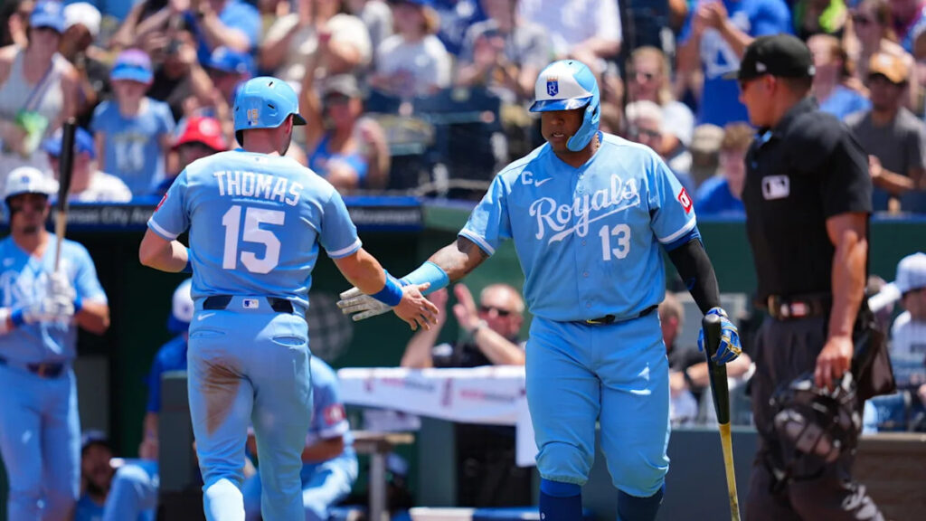 Perez drives in 2 as the Royals beat the Phillies 5-2 to end a 4-game losing streak Perez drives in 2 as the Royals beat the Phillies 5-2 to end a 4-game losing streak