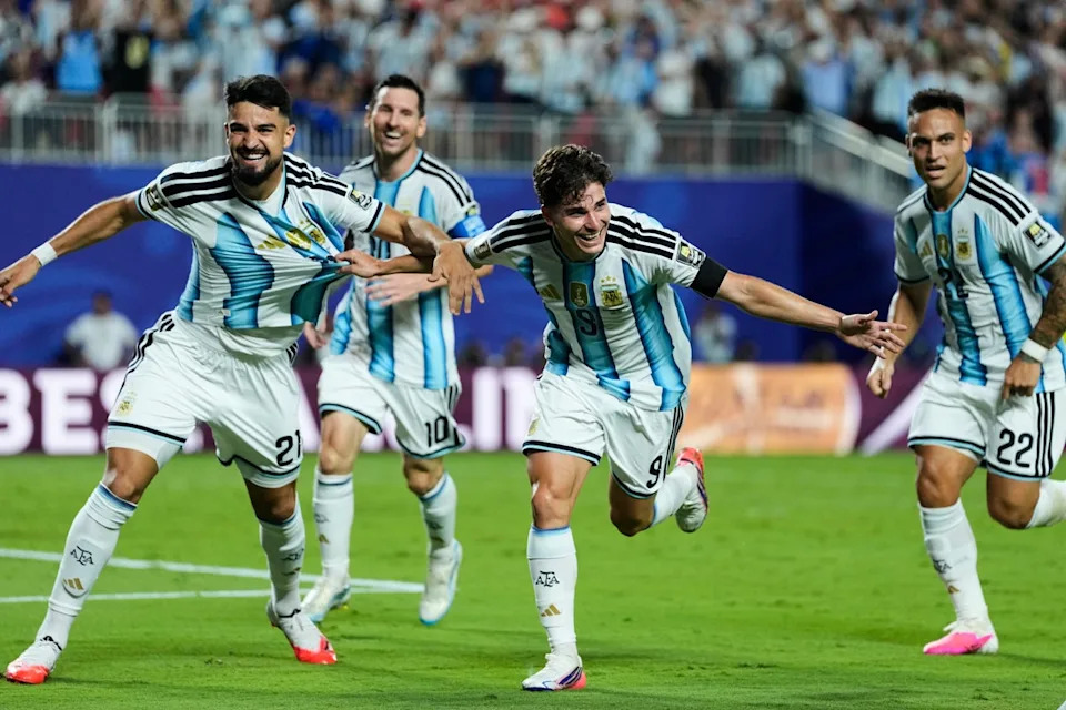 Julian Alvarez and Lautaro Martinez will compete for one jersey tonight (AP)