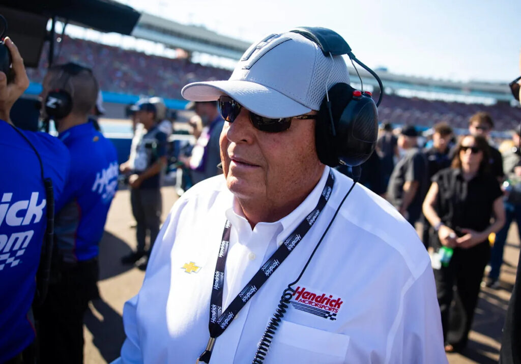 “Fix It or Else”- Dale Jr. Unmasks Rick Hendrick’s HMS Ultimatum Amidst Cup Series Woes “Fix It or Else”- Dale Jr. Unmasks Rick Hendrick’s HMS Ultimatum Amidst Cup Series Woes