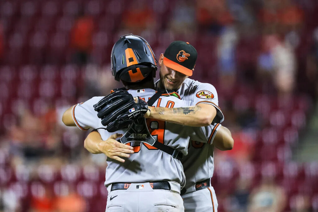 Basallo homers and Rogers battles, Orioles beat Reds 3-0
