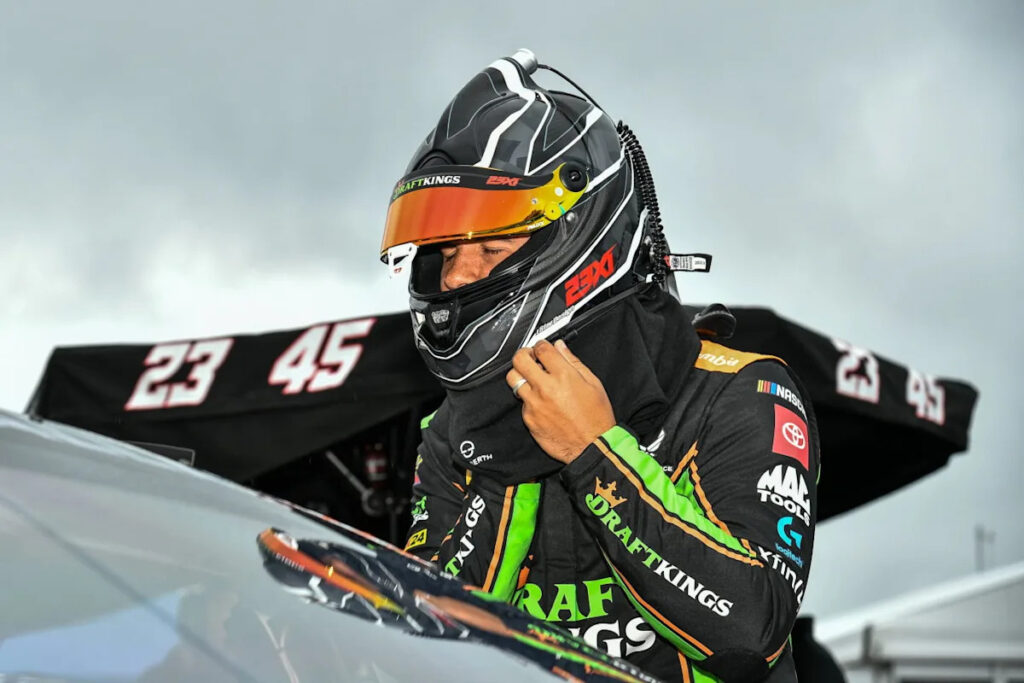 “Black and White Rule Book”- Some NASCAR Veterans Deem Michael Jordan Driver Penalty Unfair Despite Denny Hamlin Backing NASCAR Rule “Black and White Rule Book”- Some NASCAR Veterans Deem Michael Jordan Driver Penalty Unfair Despite Denny Hamlin Backing NASCAR Rule