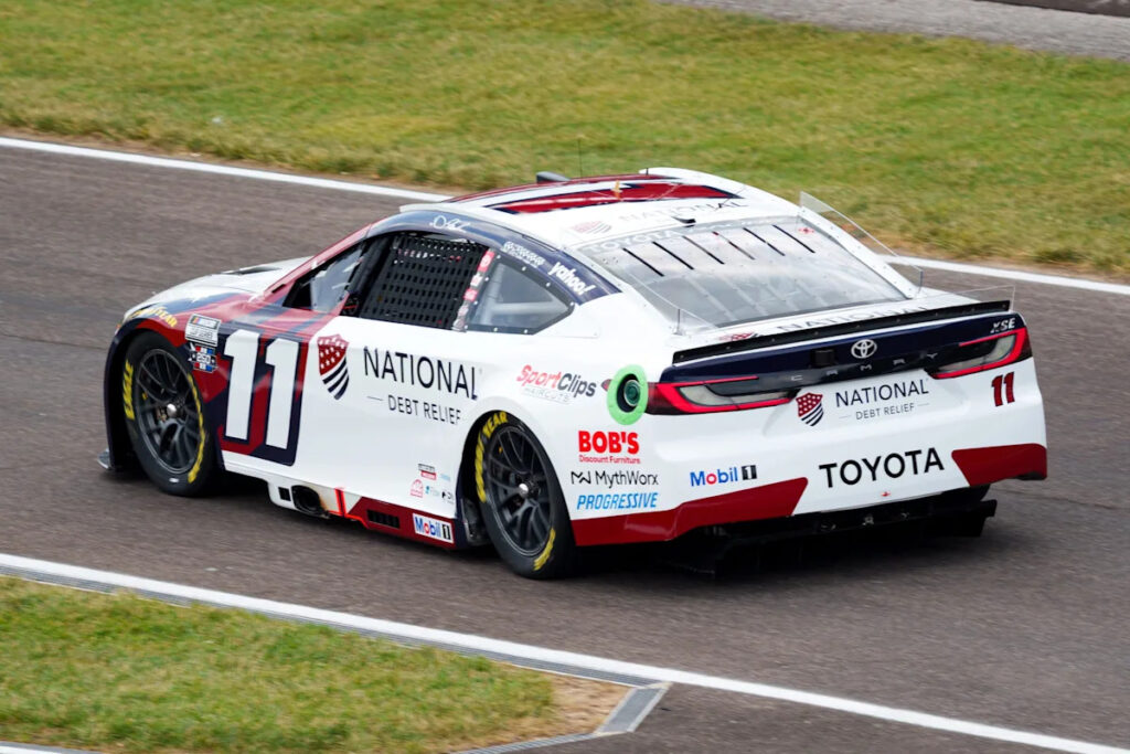 Denny Hamlin extends point lead heading into off-weekend in 2026