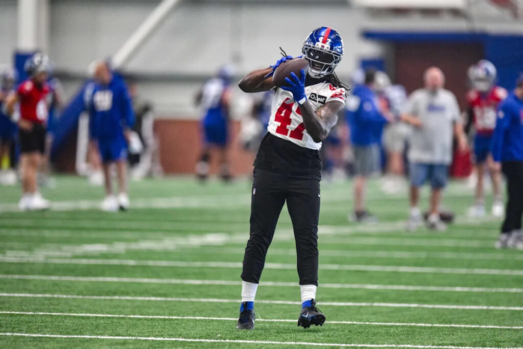 Giants waive 2 players just days before training camp