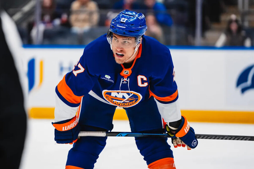 Islanders Free Agency Day News: Farewell to arms
