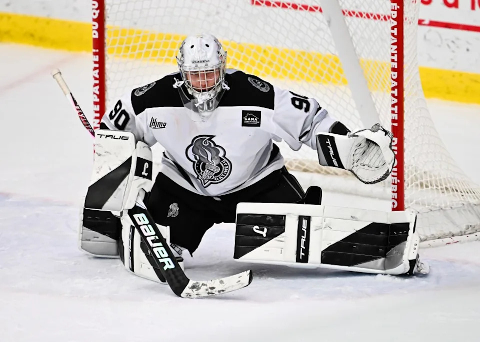 Danai Shaiikov tends net during the third period against the Blainville-Boisbriand Armada at Centre d’Excellence Sports Rousseau on Nov/ 29, 2025 in Boisbriand, Canada. Getty Images