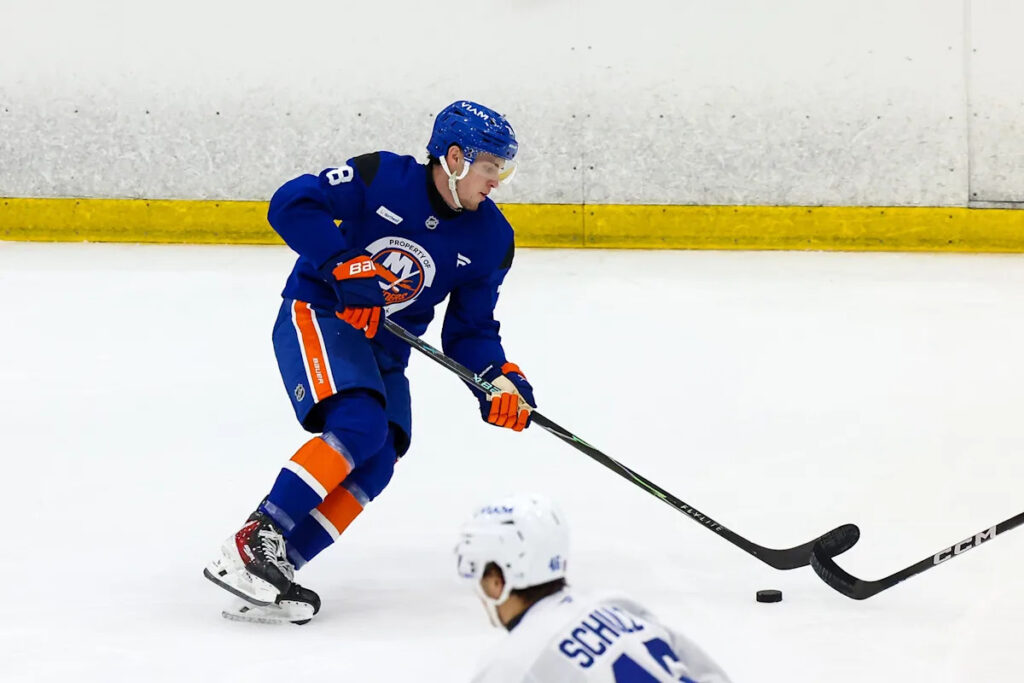 Malte Gustafsson could follow Victor Eklund’s Islanders path as he signs entry-level deal