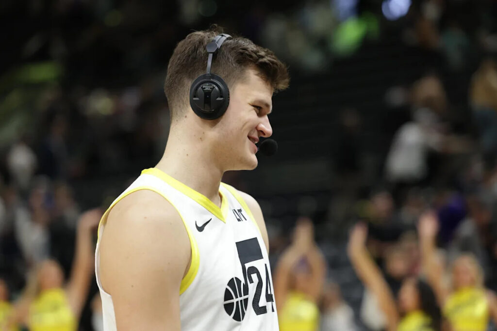 The Lakers have officially signed Walker Kessler, who may determine the success of the Luka Dončić era