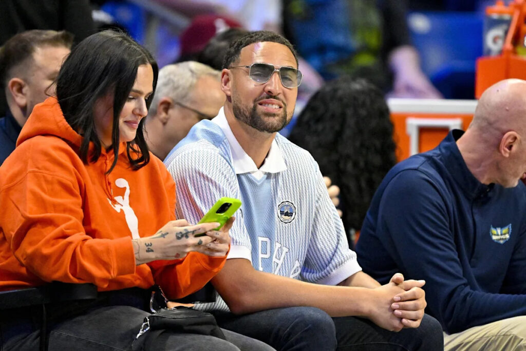 Klay Thompson fan interaction sparks rumors of Golden State Warriors reunion Klay Thompson fan interaction sparks rumors of Golden State Warriors reunion