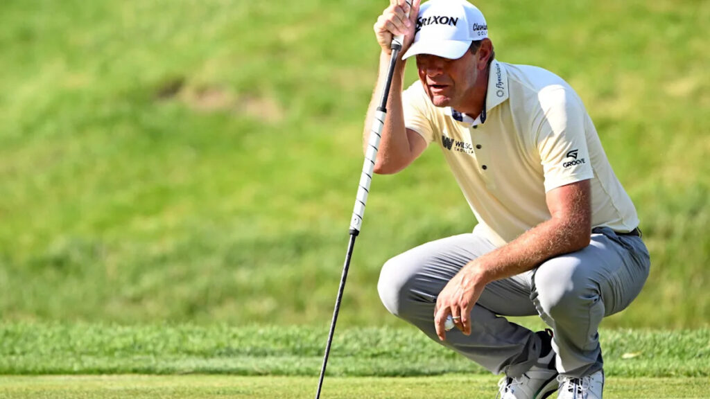 Lucas Glover builds a two-shot lead in the John Deere Classic Lucas Glover builds a two-shot lead in the John Deere Classic