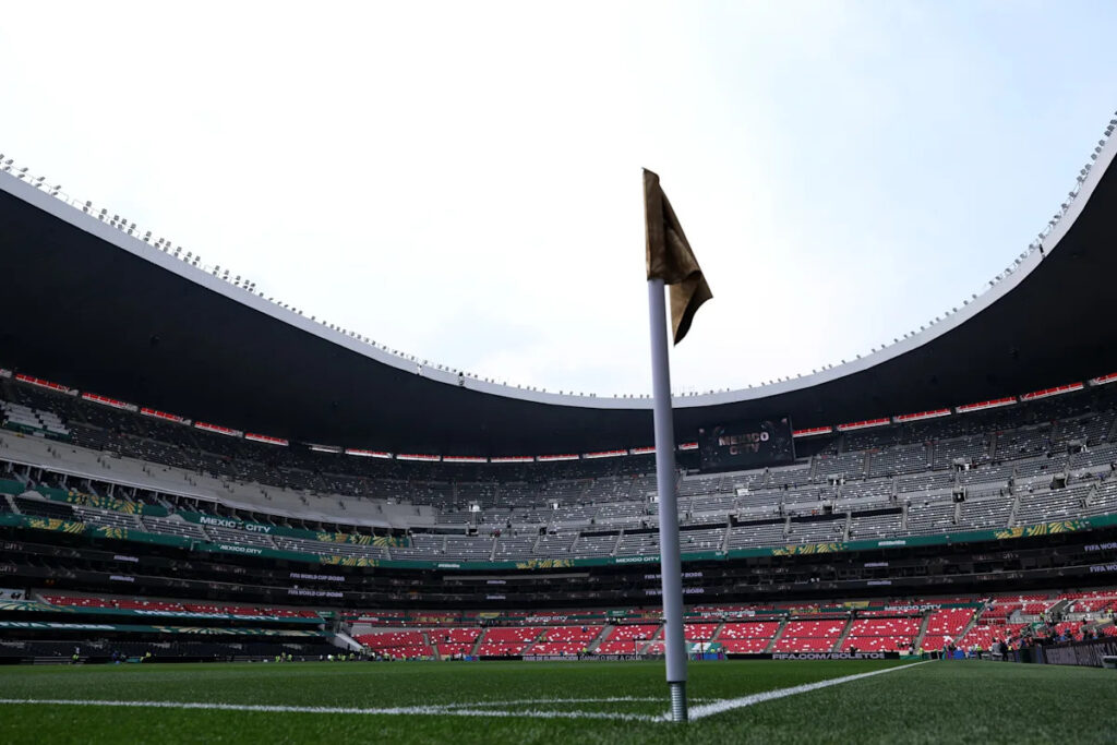 🚨 Mexico and Ecuador name starting XIs for last-32 clash 🚨 Mexico and Ecuador name starting XIs for last-32 clash