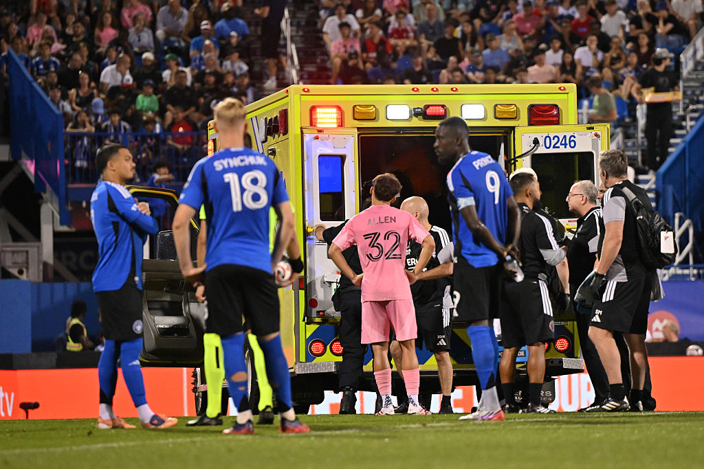 MLS scare! Berterame leaves in an ambulance MLS scare! Berterame leaves in an ambulance