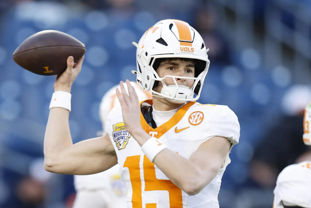 Notable number changes, weight gains listed on Tennessee’s updated roster
