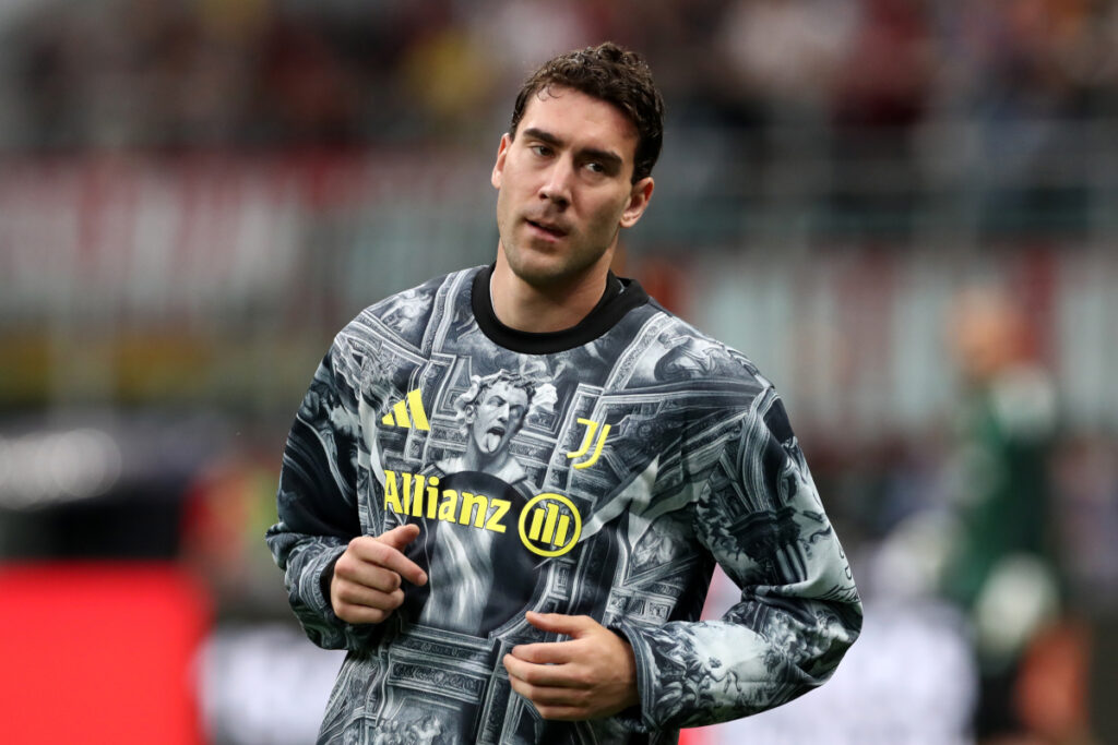 Napoli weighing up move for ex-Juventus striker Vlahovic if Lukaku leaves