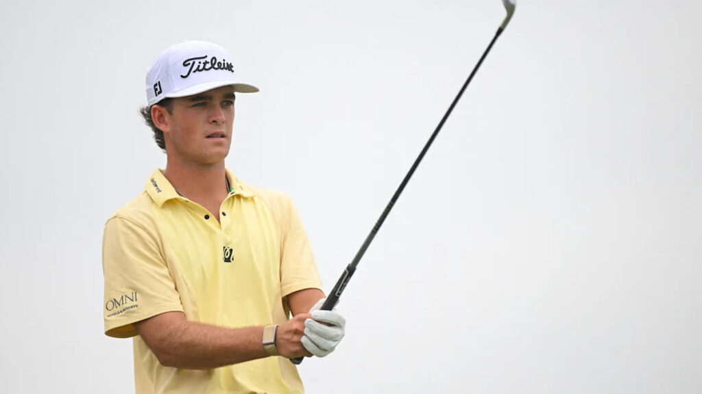 Koivun moves 3 strokes up at the 3M Open with a 3rd-round 61 and tournament-record back 9