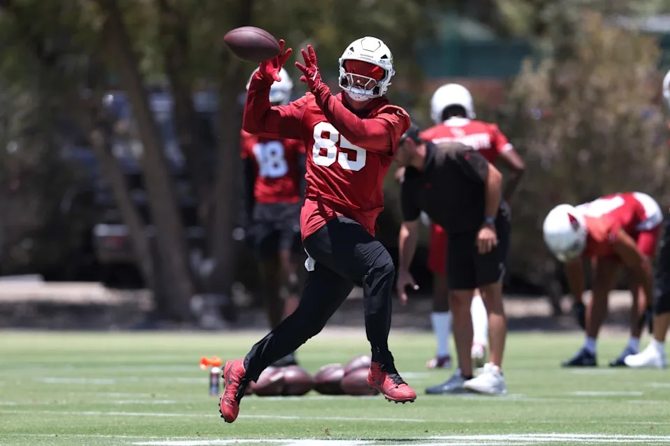 Trey McBride #85 of the <a class="link " href="https://sports.yahoo.com/nfl/teams/arizona/" data-i13n="sec:content-canvas;subsec:anchor_text;elm:context_link" data-ylk="slk:Arizona Cardinals;sec:content-canvas;subsec:anchor_text;elm:context_link;itc:0" data-yga="{"yLinkElement":"context_link","yModuleName":"content-canvas","yLinkText":"Arizona Cardinals","ySubModuleName":"anchor_text","yHasCommerce":false}">Arizona Cardinals</a> practices in the mandatory minicamp. Getty Images