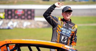 PIT BOX: Whelen Midsummer Championship comes down to the wire Saturday at Monadnock Speedway PIT BOX: Whelen Midsummer Championship comes down to the wire Saturday at Monadnock Speedway