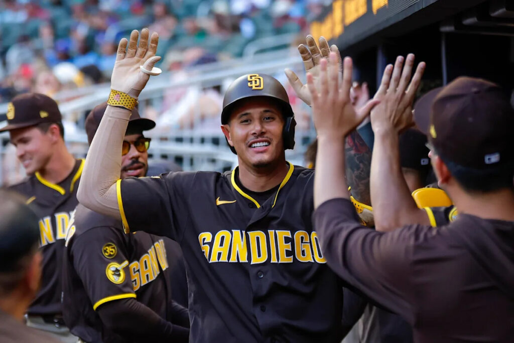 Padres bounce back against Atlanta in balanced win