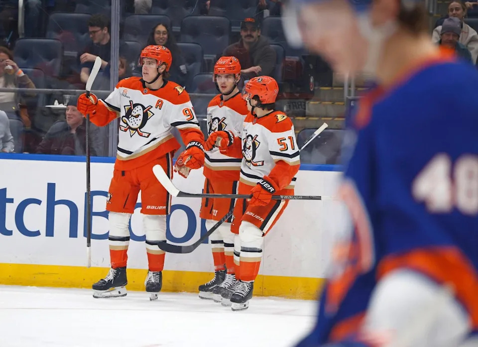 Anaheim Ducks center Leo Carlsson (91) celebrates with his teammates after he scores a goal during the second period when the <a class="link " href="https://sports.yahoo.com/nhl/teams/ny-islanders/" data-i13n="sec:content-canvas;subsec:anchor_text;elm:context_link" data-ylk="slk:New York Islanders;sec:content-canvas;subsec:anchor_text;elm:context_link;itc:0" data-yga="{"yLinkElement":"context_link","yModuleName":"content-canvas","yLinkText":"New York Islanders","ySubModuleName":"anchor_text","yHasCommerce":false}">New York Islanders</a> played the Anaheim Ducks Thursday, December 11, 2025 at UBS Arena in Elmont, NY. Robert Sabo for NY Post