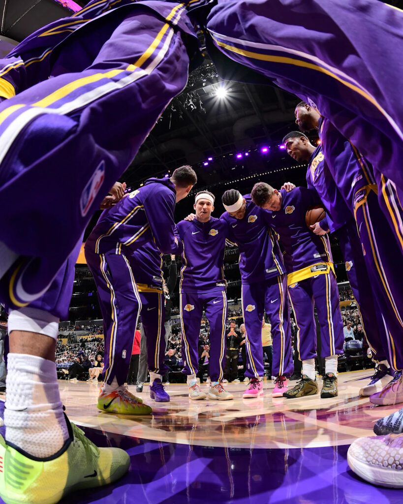 Lakers still monitoring center market, could make trade for big