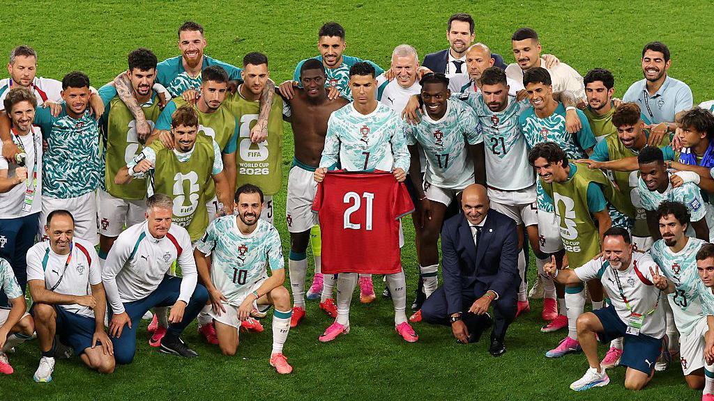 Victorious Portugal pay emotional tribute to Jota Victorious Portugal pay emotional tribute to Jota