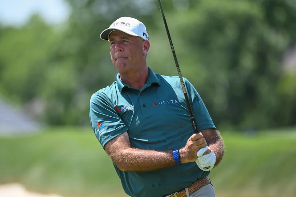 Stewart Cink plays his tee shot on the sixth hole during the second round of the 2026 U.S. Senior Open at Scioto Country Club in Columbus, Ohio on Friday, July 3, 2026. (Edward M. Pio Roda/USGA)