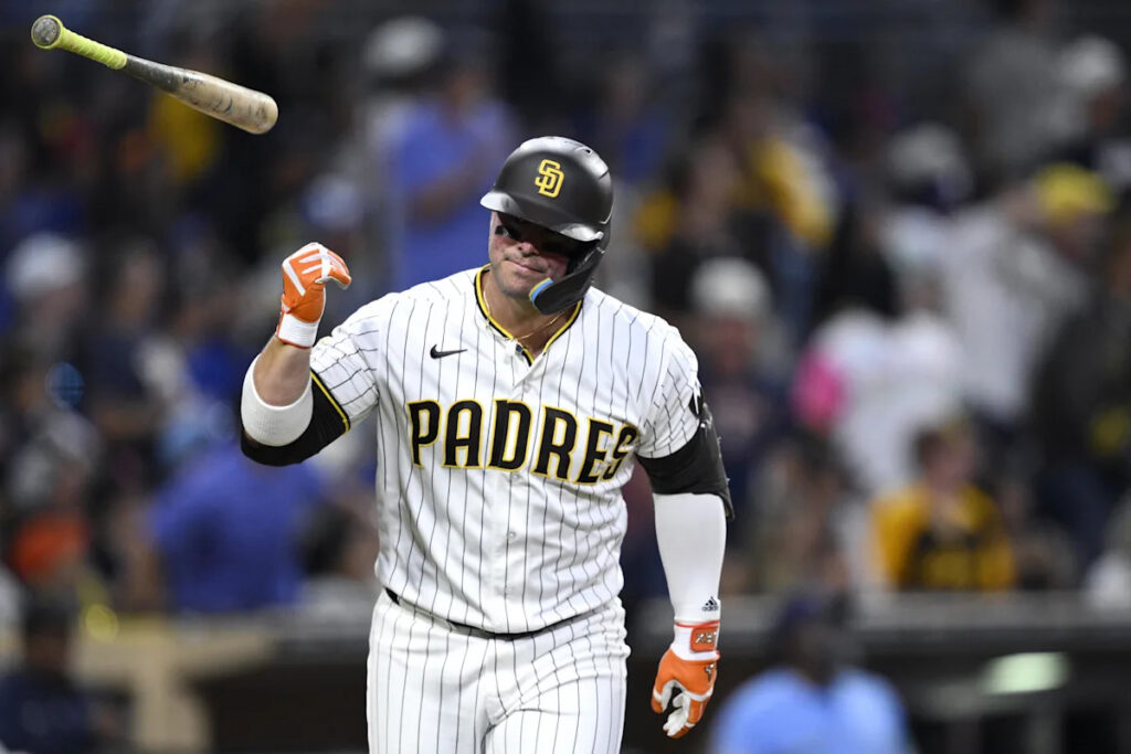 Padres overcome pitching problems to beat Blue Jays