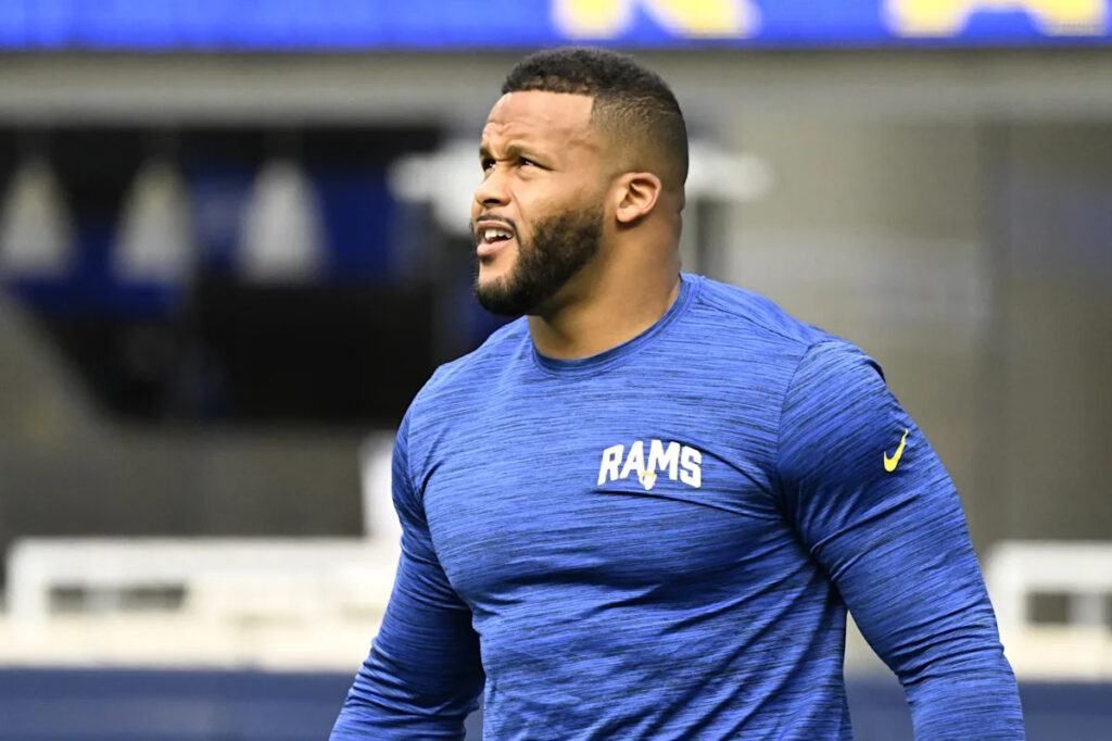 Aaron Donald teases Rams return (again) Aaron Donald teases Rams return (again)