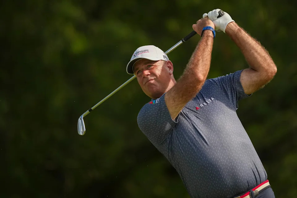 Stewart Cink tees off on the fourth hole during the third round of the U.S. Senior Open at Scioto Country Club in Columbus on July 4, 2026.