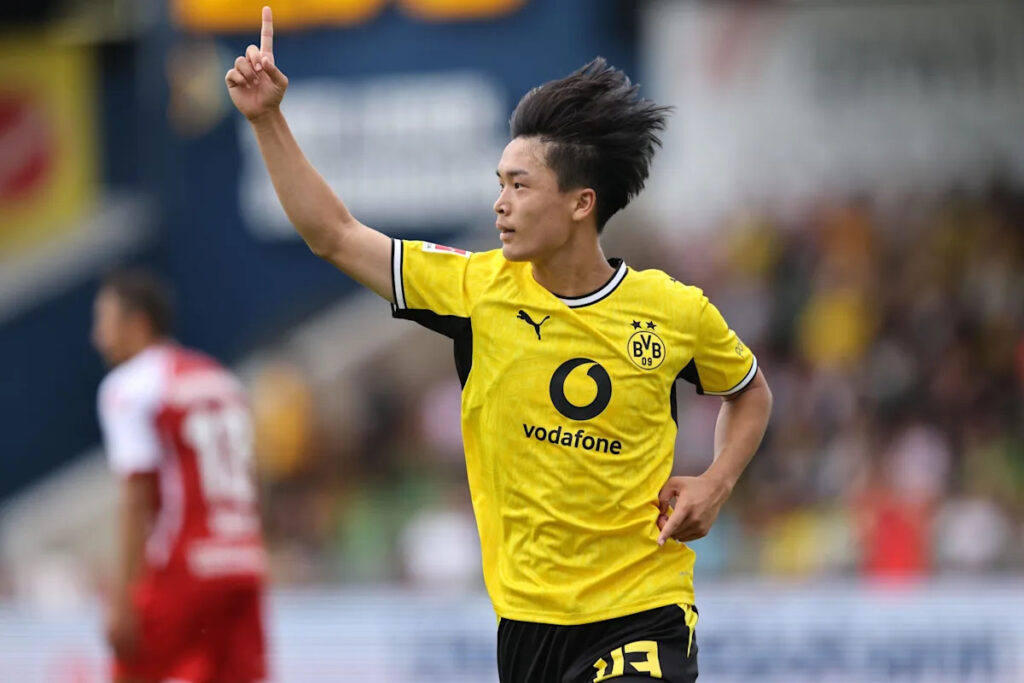 Borussia Dortmund possess €1.5m purchase clause for intriguing prospect Takato Yamamoto Borussia Dortmund possess €1.5m purchase clause for intriguing prospect Takato Yamamoto