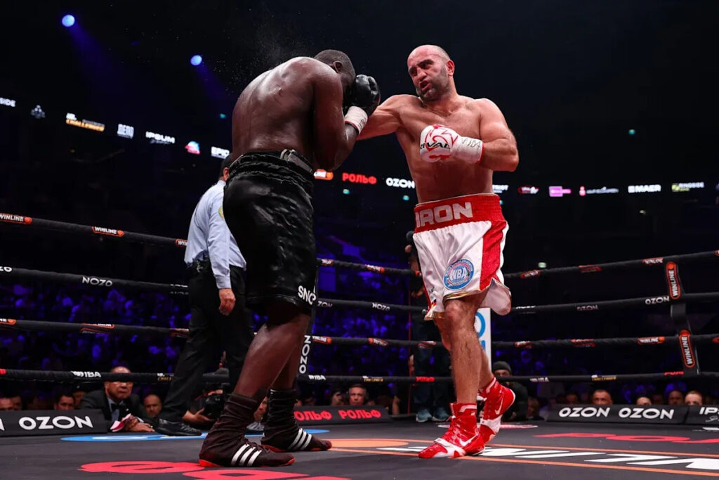 Murat Gassiev demolishes Peter Kadiru in first defense of WBA heavyweight title