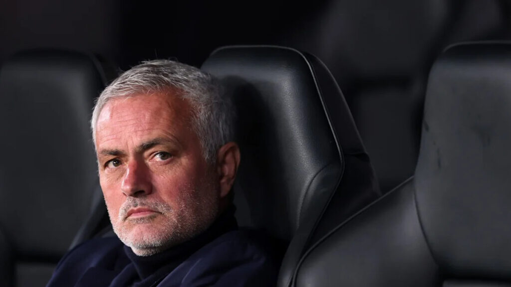 Real Madrid take to the transfer market in search of new striker