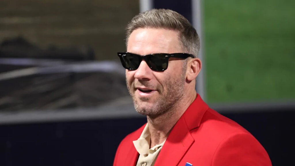 Commanders offensive assistant Wes Welker will work with the team’s tight ends