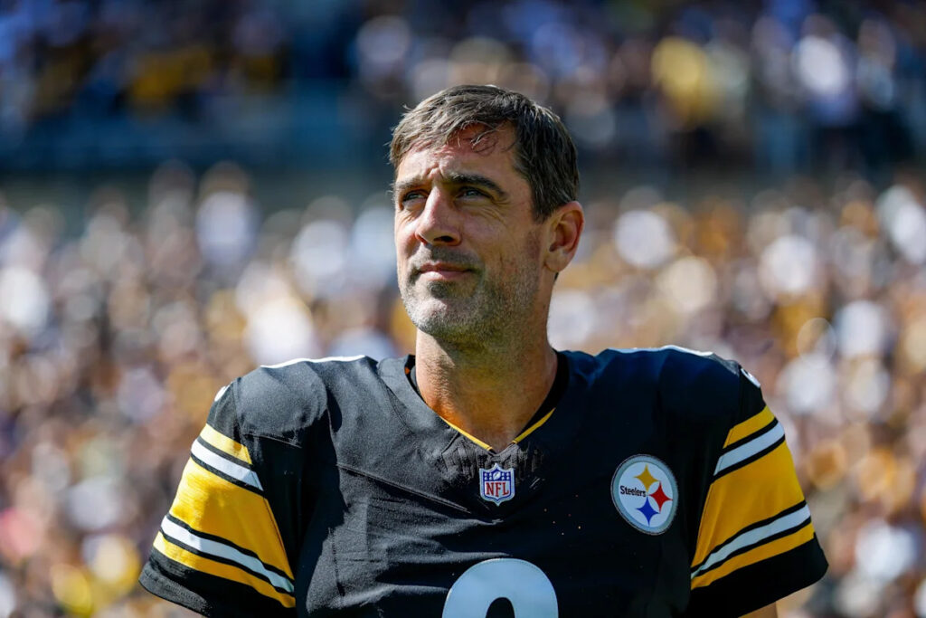 Aaron Rodgers reunites with family in recent Instagram post Aaron Rodgers reunites with family in recent Instagram post