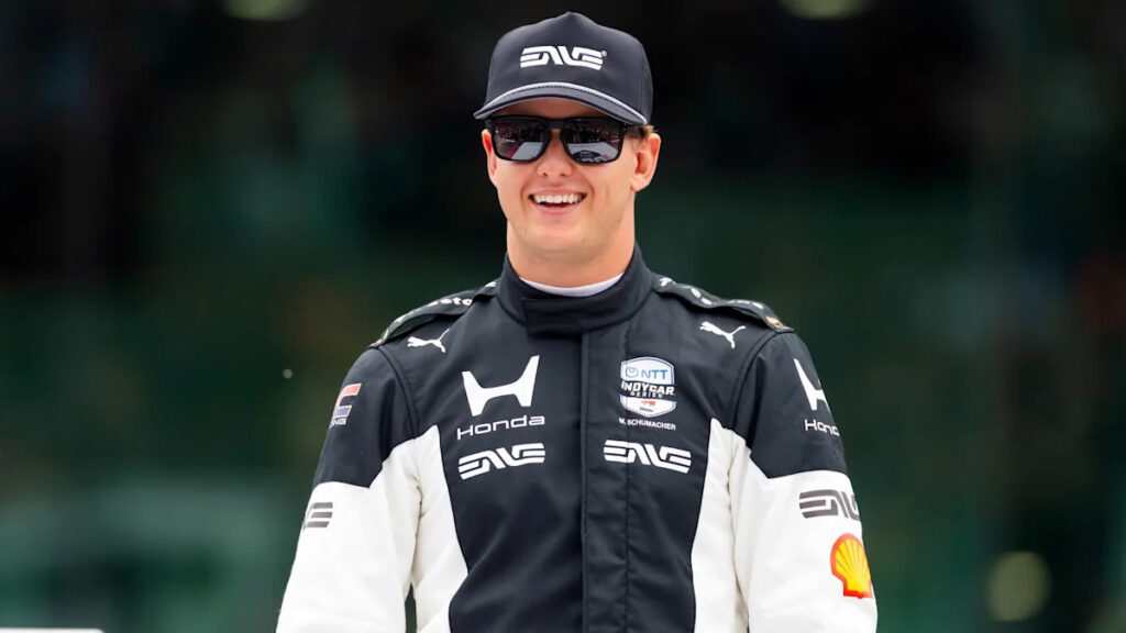 IndyCar unveils faster, lighter 2028 race car built to shatter records