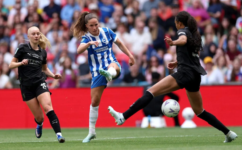Brighton defender Olislagers signs new deal Brighton defender Olislagers signs new deal