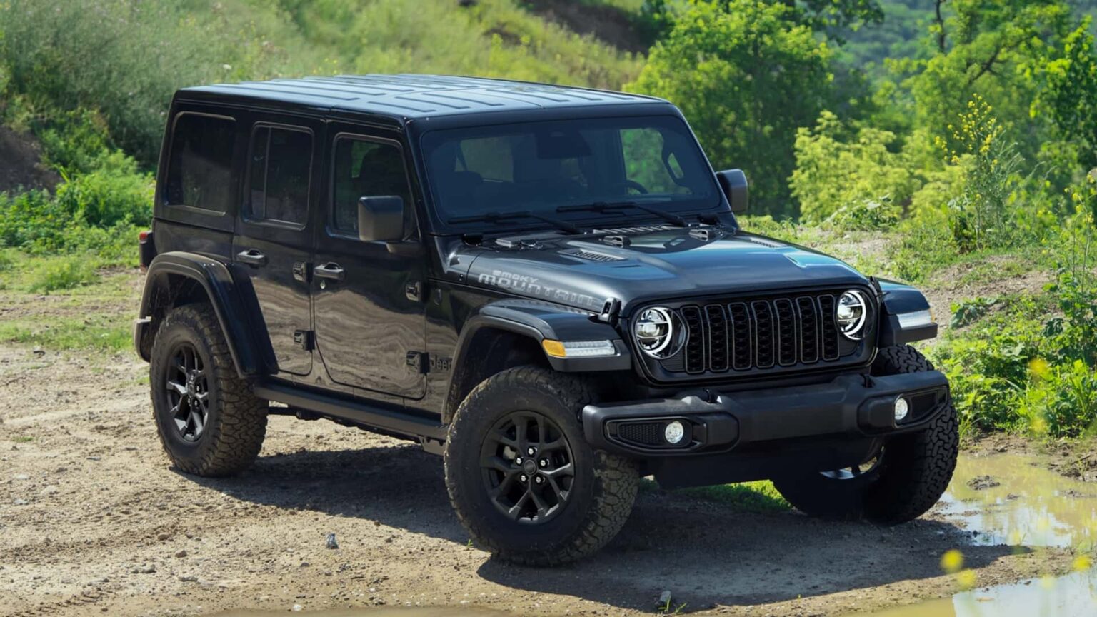 2027 Jeep Wrangler Smoky Mountain Blackout Targets Bronco 2027 Jeep Wrangler Smoky Mountain Blackout Targets Bronco