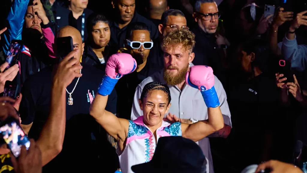 Boxing predictions for Aug. 21-22: Best bets, odds for Serrano vs. Manzur, Romero vs. Lopez, full cards and more