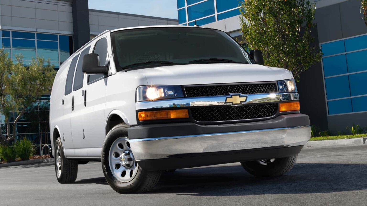 The Chevy Express Finally Gets Something From This Century: A Color Touchscreen The Chevy Express Finally Gets Something From This Century: A Color Touchscreen