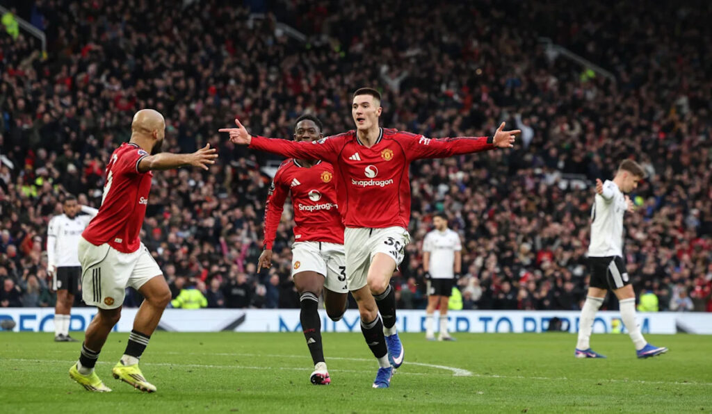 Report: Manchester United star targeted by Bundesliga giants