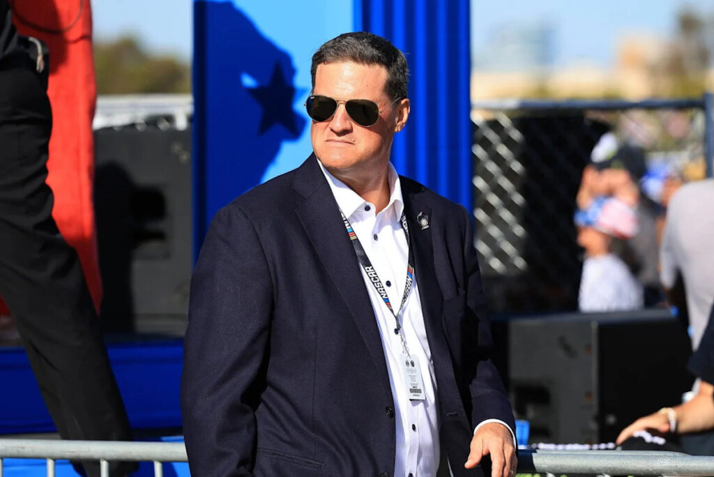 NASCAR’s CEO Issues One Word Response on France Family’s B Empire Sale Rumors NASCAR’s CEO Issues One Word Response on France Family’s B Empire Sale Rumors