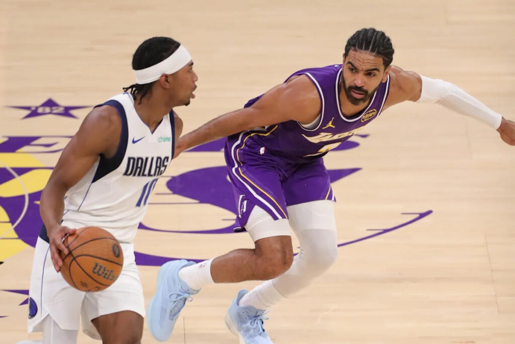 Report: Warriors eyeing several free agent veterans to round out roster
