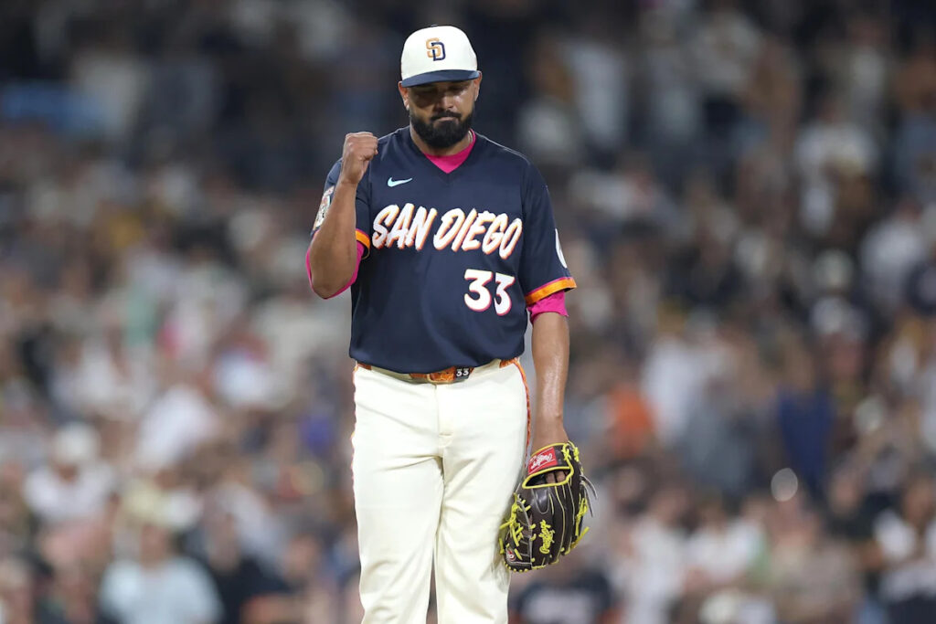 Padres get back on track with convincing win over Giants Padres get back on track with convincing win over Giants